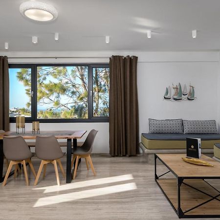 Christianna & George Luxury Hot Tub Apartment 산토리니 외부 사진