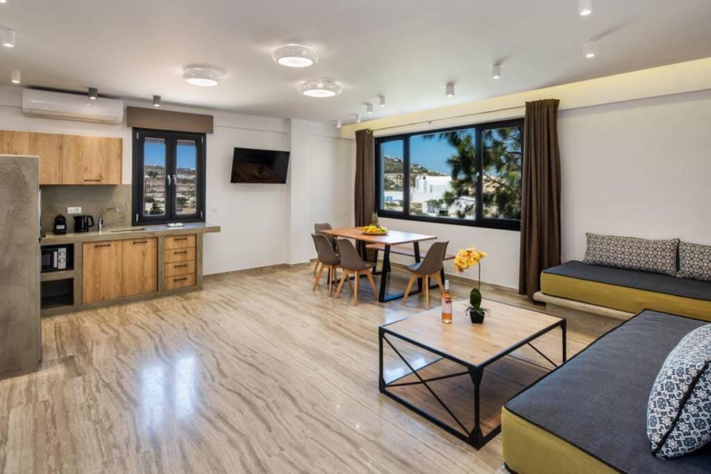 Christianna & George Luxury Hot Tub Apartment 산토리니 외부 사진