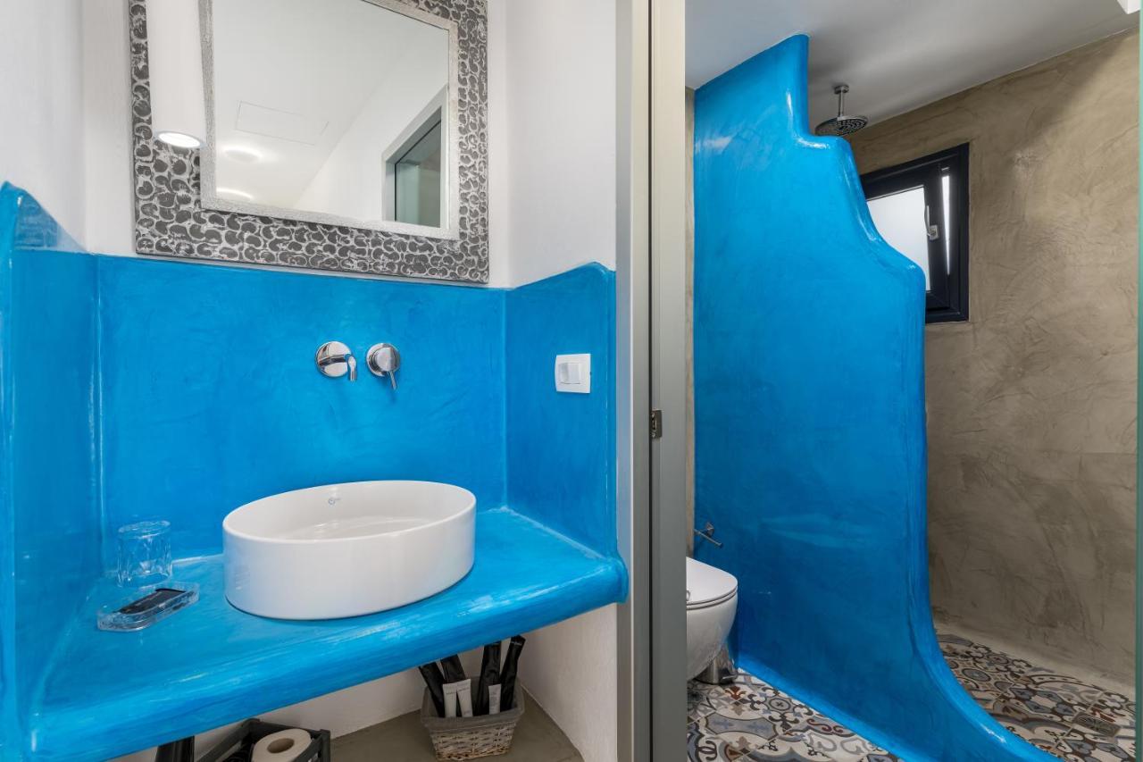 Christianna & George Luxury Hot Tub Apartment 산토리니 외부 사진