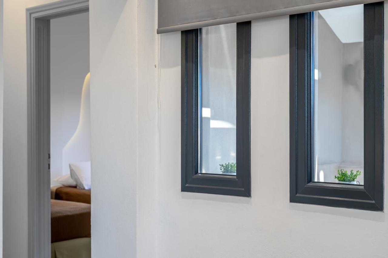 Christianna & George Luxury Hot Tub Apartment 산토리니 외부 사진