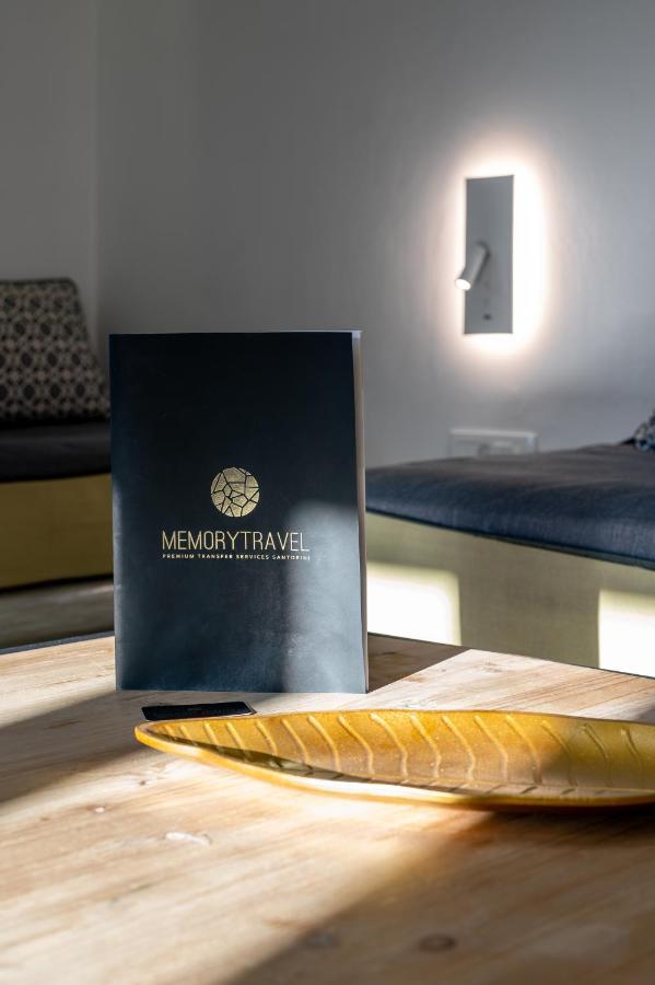 Christianna & George Luxury Hot Tub Apartment 산토리니 외부 사진